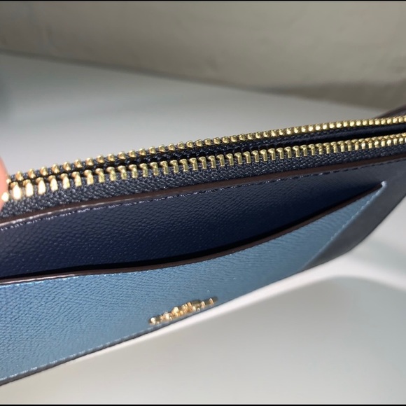 SOLD - Coach zip top wallet - Picture 4 of 6